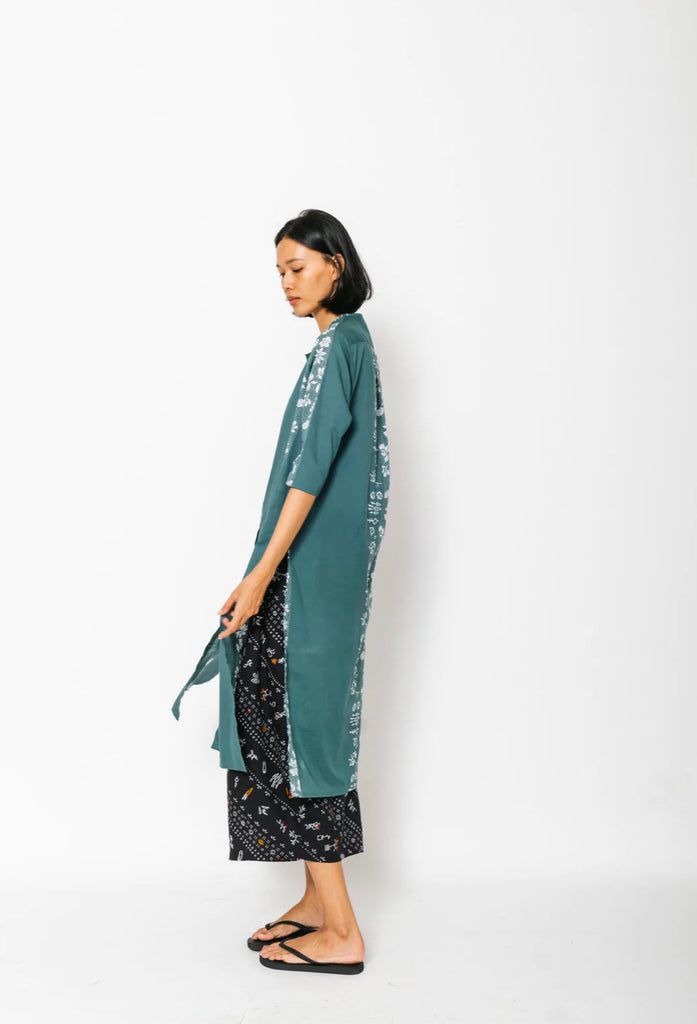 Baju Panjang Tumbuh Jeda Hijau