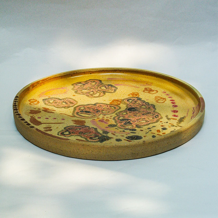 Round Plate in Sand